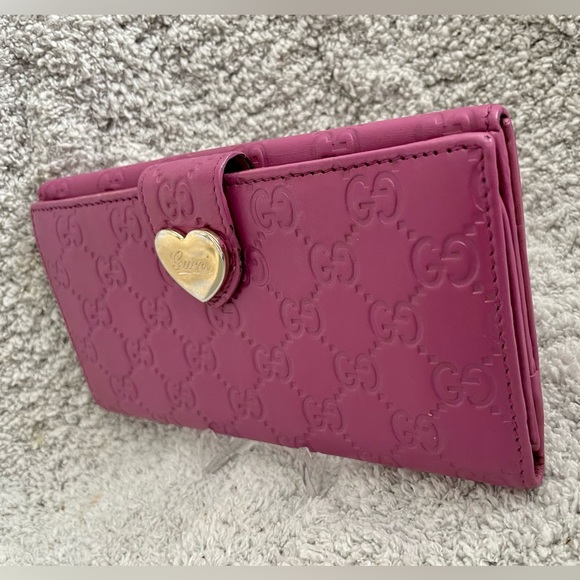🌟SOLD🌟Gucci GG Guccissima Long Flap Wallet- Barbie Pink - Picture 2 of 2